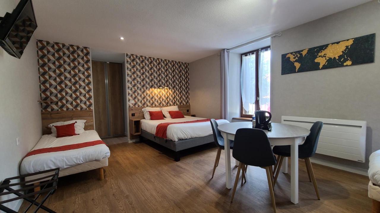 Logis Hotel Auberge De L'Allagnonette Saint-Poncy Eksteriør billede