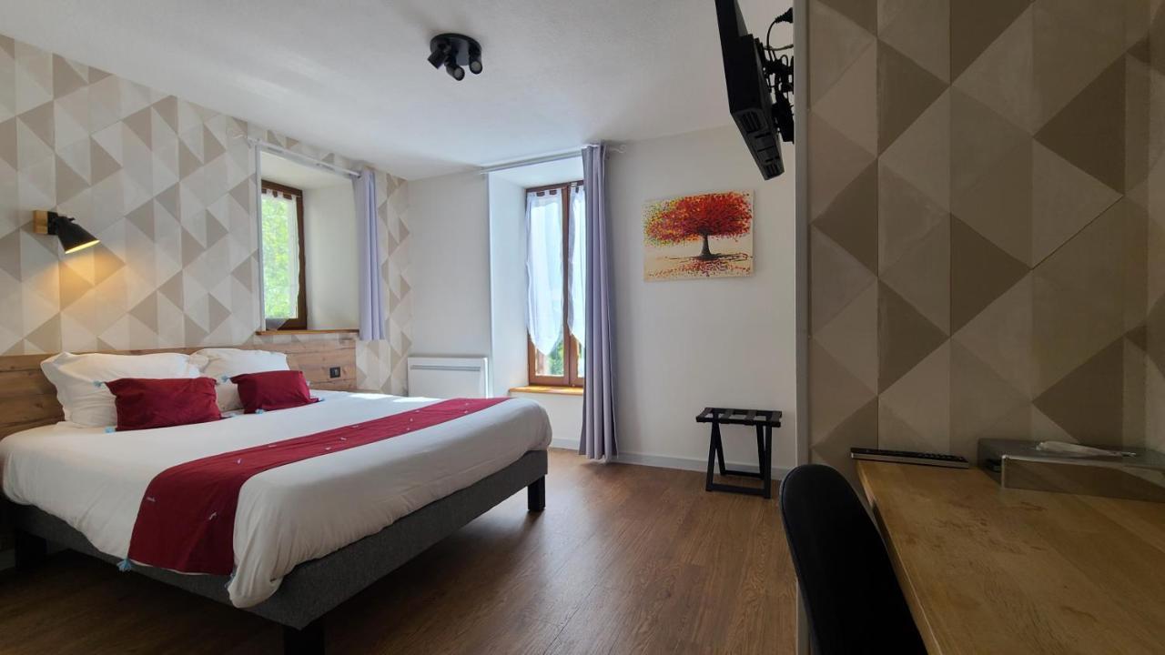Logis Hotel Auberge De L'Allagnonette Saint-Poncy Eksteriør billede