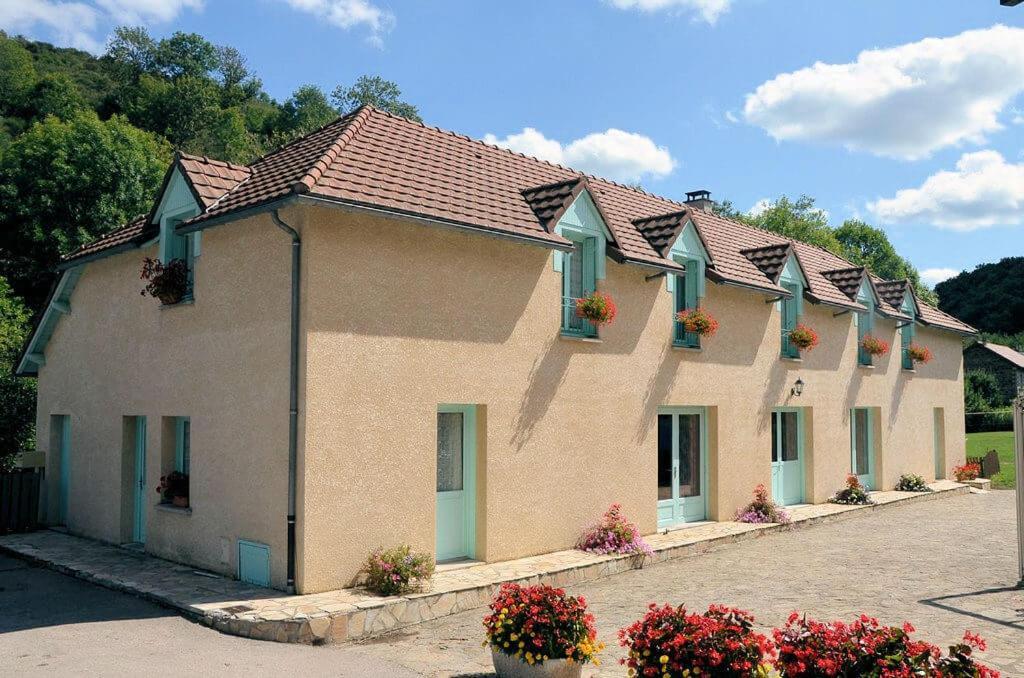 Logis Hotel Auberge De L'Allagnonette Saint-Poncy Eksteriør billede